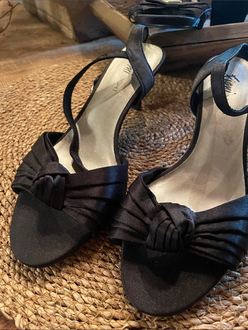 FIONI Clothing satin peep